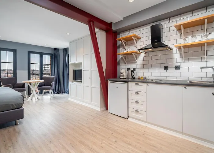 Urban Quarters - Loft Aparthotel