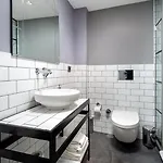 Aparthotel Urban Quarters - Loft 4*