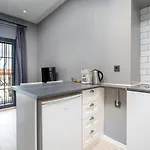 Aparthotel Urban Quarters - Loft 4*